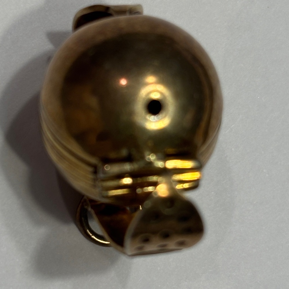 Chic Gold Tone Pendant foldable  locket